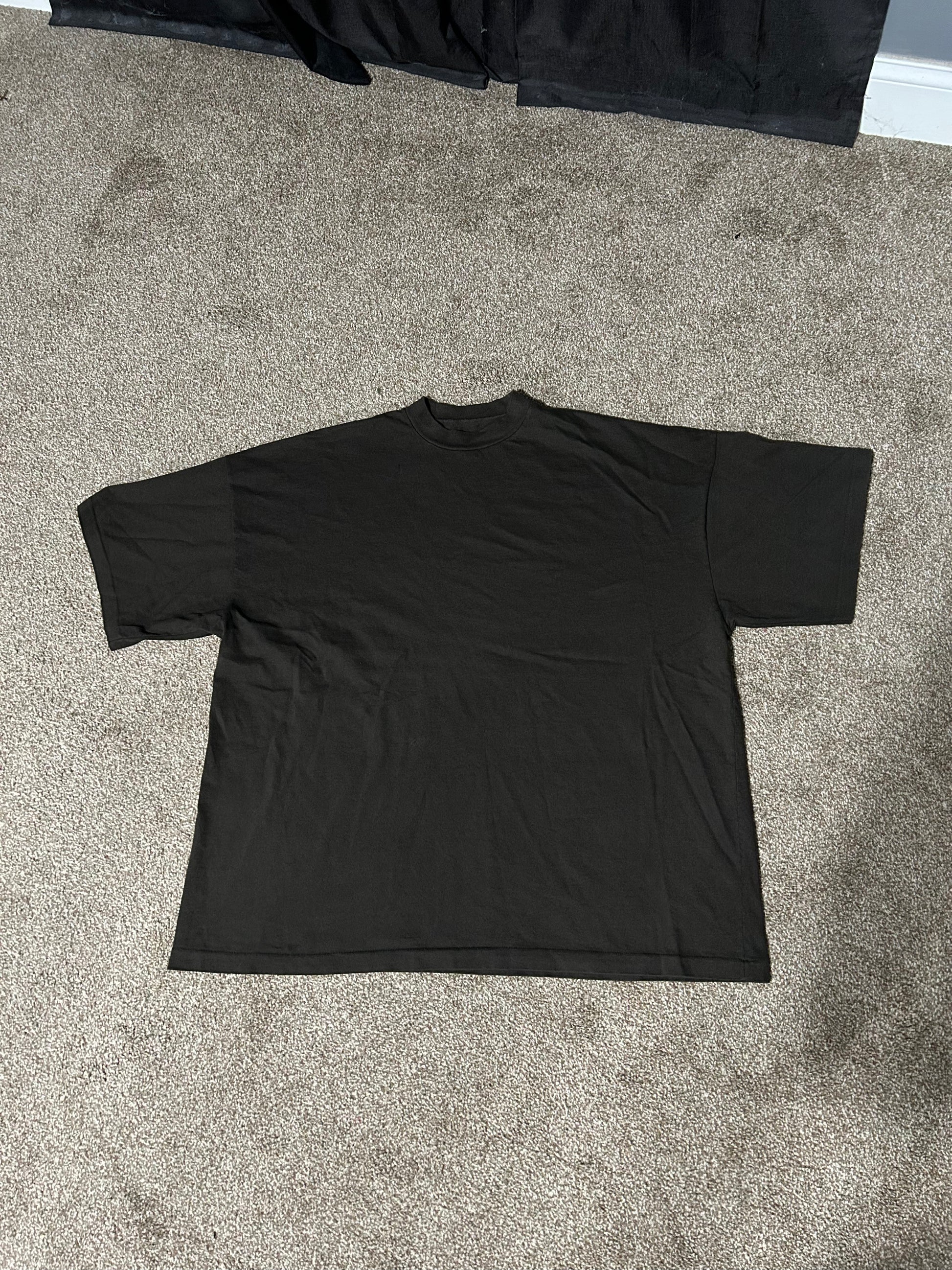 YZY SEASON 7 TEE SAMPLE – BLACK MARKET